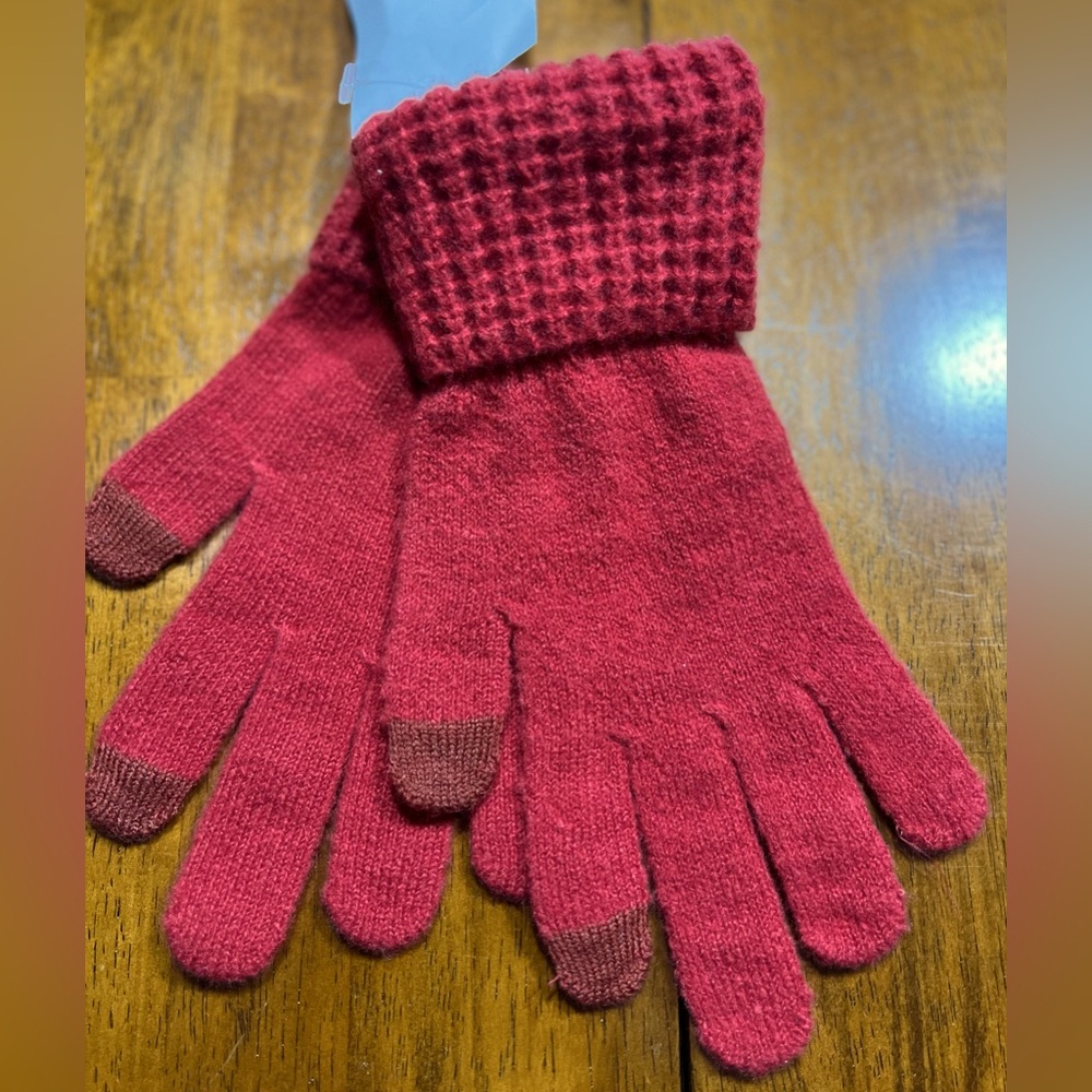 STYLE & CO, Knit Tech Gloves, Created for Macy's - Maroon  
Retail $20